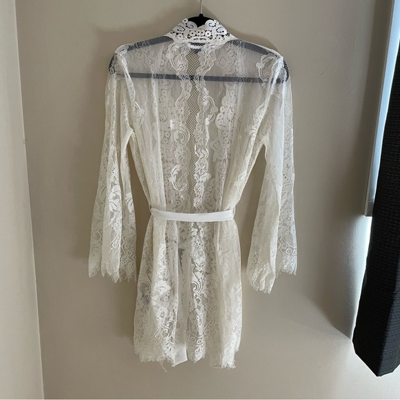 Inc INTERNATIONAL CONCEPTS Floral Scalloped Lace Wrap 3/4 Length Robe, size XS - Picture 3 of 13